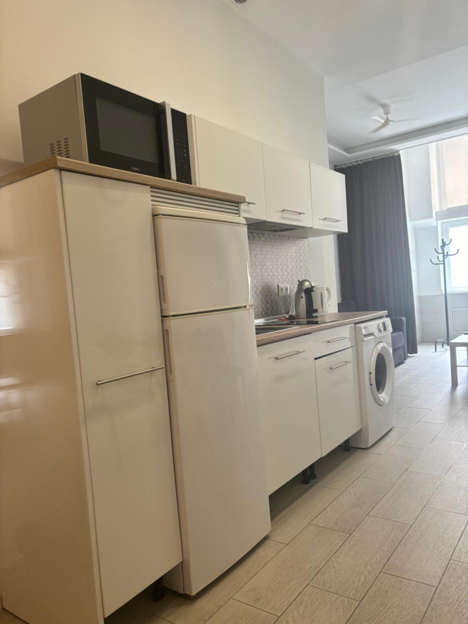 Estupendo Piso A 3 Min Estacion De Tren Maria Zambrano Y Bus Apartamento *